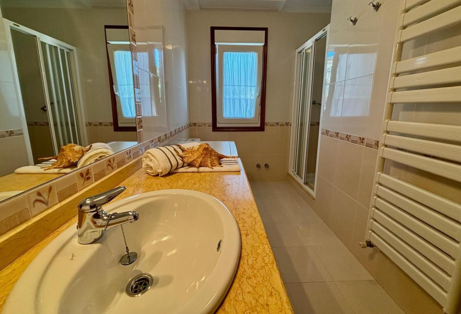 Holibai, Casa Caeiro ,Un Hogar Lejos De Casa, Sabaris, Galicia Leilighet Baiona Eksteriør bilde